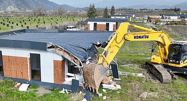 Muğla'da Ortaca Belediyesi kaçak yapılara müdahale etti