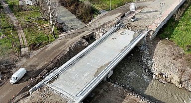 Sakarya Karapürçek'i şehre bağlayan köprüde sona doğru