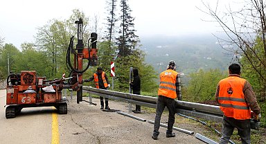 Sakarya'nın 10 mahallesine güvenli sürüş için çelik bariyer