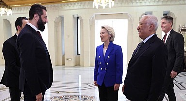 Suriye Cumhurbaşkanı Şara'dan Net Fotoğraf