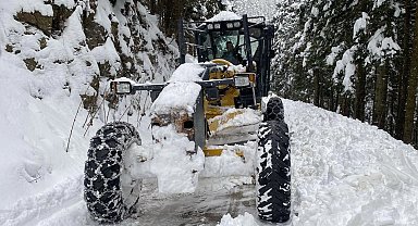 Trabzon'da 70 mahalle yolu ulaşıma kapandı