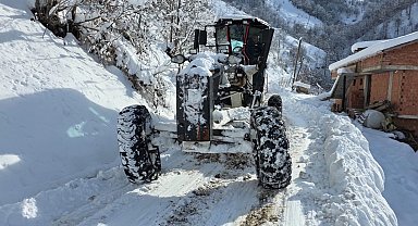 Trabzon'da karla mücadele aralıksız sürüyor