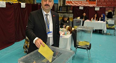 Ümraniye Esnaf Odası'nda Mehmet Özdil güven tazeledi