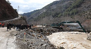 Adana'daki taşkın sonrasında yerine hasar tespit
