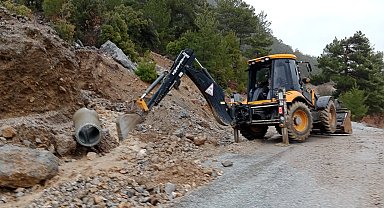 Antalya'da kış mesaisi! Alanya kırsalında yol güvenliği