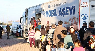Antalya'da 'Mobil Aşevi' mahalle mahalle dolaşıyor