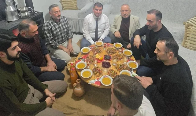 Artvin'de AK Parti İl Başkanı Aydemir, bir vatandaşın evinde iftar yaptı