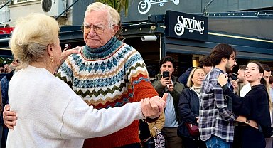 Aşkın melodileri Alsancak'ta yükseldi