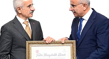 Bakan Uraloğlu'na Malatya'dan fahri berat