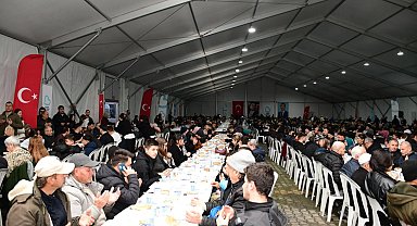Balıkesir Büyükşehir, ilk iftarını vatandaşlarıyla gerçekleştirdi