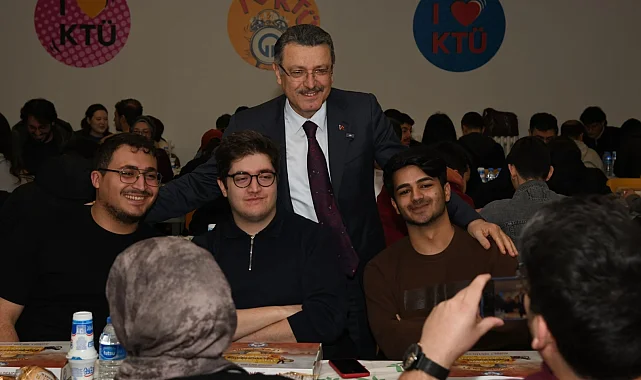 Başkan Genç, KTÜ'lü öğrencilerle iftar sofrasında buluştu