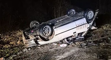 Bursa’da Otomobil Şarampole Yuvarlandı