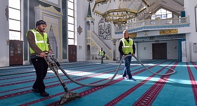 Bursa’daki Camiler Ramazan’a Hazırlanıyor