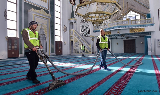 Bursa’daki Camiler Ramazan’a Hazırlanıyor
