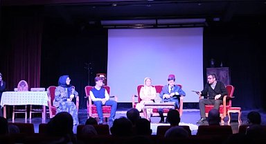 Bursa İnegöl'de "Puşide-i Siyah" tiyatro sösterisi sahnelendi