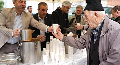 Bursa Osmangazi'de Cuma bereketi paylaşıldı