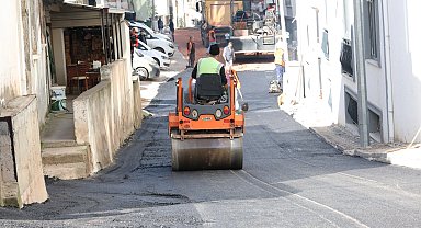 Bursa Osmangazi'de yıpranan yollara asfalt müdahalesi