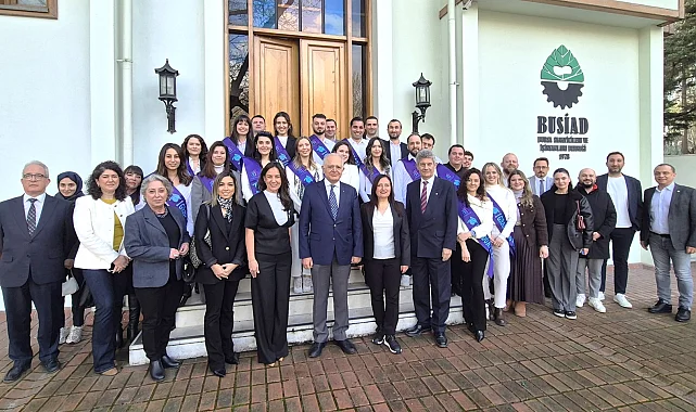 Bursa'da İK Kodları 2. dönemi mezunlarını verdi