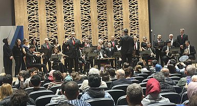 Bursa'da 'Kalpten Dile Ezgiler' konserine yoğun ilgi