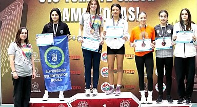 Bursalı atletler Türkiye Şampiyonası'nı 5 madalyayla tamamladı