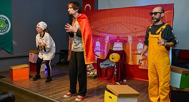 Çocuklar ‘Kayıp Şapka Macerası’ ile Kahkaha Dolu Anlar Yaşadı