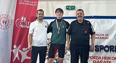 Halter ve güreşte Karatay rüzgarı