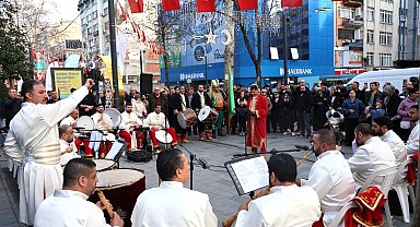 İlahi ezgiler Kocaeli Cumhuriyet Bulvarı'nda yankılandı