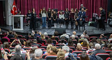 İzmir Bornova'da efsane notalar yankılandı