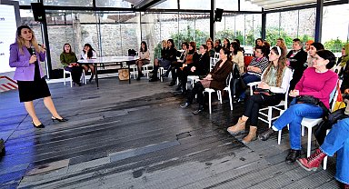 İzmir Bornova'da 'Sağlıklı İlişkiler' masaya yatırıldı