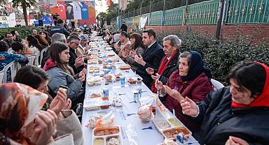 İzmir Büyükşehir bu kez Karşıyaka'da sofra kurdu