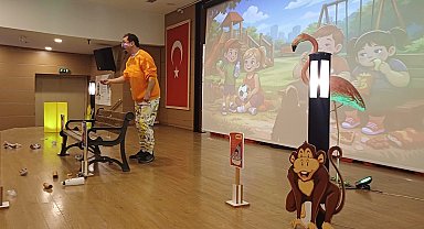 İzmir Çiğlili minikler mikroplara karşı sahneye çıktı