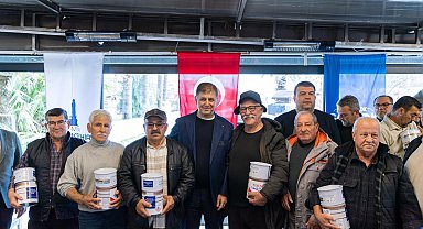 İzmir'de küçük ölçekli balıkçıya dayanışma eli