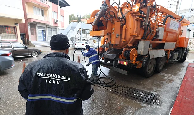 İzmir'de kuvvetli yağış ve fırtına alarmı