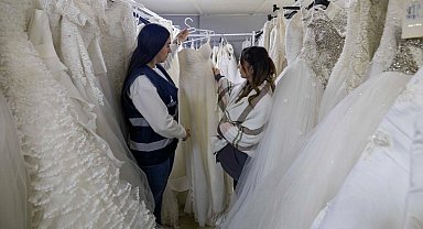 İzmir'den genç çiftlere evlilik desteği... Gelinlik hayali ücretsiz gerçek oluyor