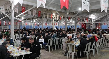 İzmit'te halk iftarı Ayazmalılarla birlikte yapıldı