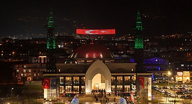 Kocaeli Büyükşehir'den Kartepe Meydanı'na yeni cami