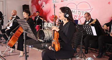 Kocaeli İzmit'te Sevgililer Günü coşkusu