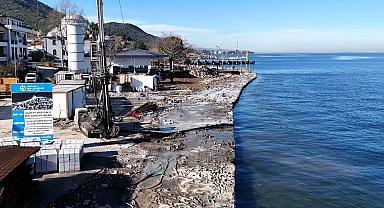 Kocaeli'de Ulaşlı sahili dalga kırıcıyla güçleniyor