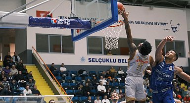 Konya Büyükşehir potada taraftarı önünde güldü