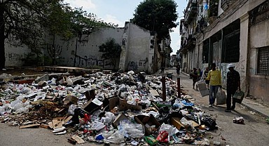 Küba'da Kriz Derinleşiyor