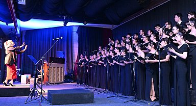 Manisa'da çocuk ve gençlerden 'çok sesli' coşku