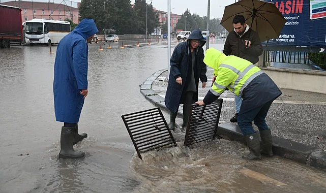 Manisa'da MASKİ ekipleri sağanak dolayısıyla sahada