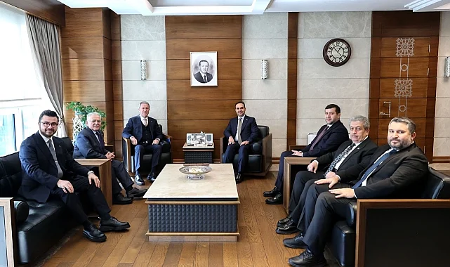 Memduh Büyükkılıç'tan Bakan Kacır'a ziyaret