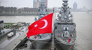 NATO Tatbikatında TCG Anadolu Gösterisi
