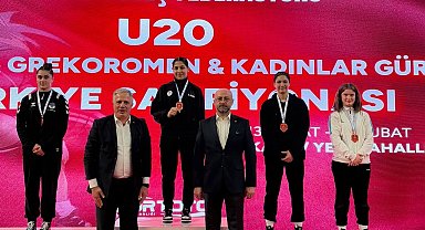 Nevşehirli güreşçiler dereceleri sıraladı