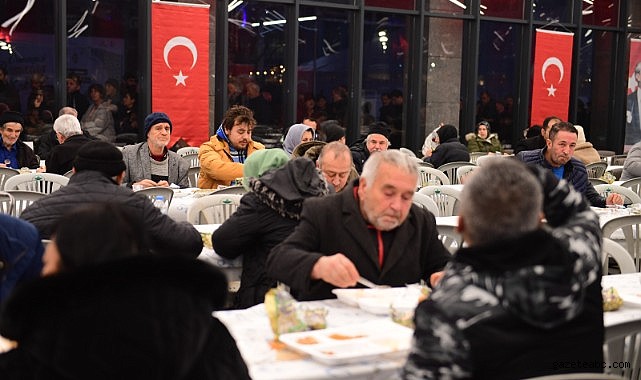 Osmangazi’de Ramazan Sofraları Vatandaşları Buluşturuyor