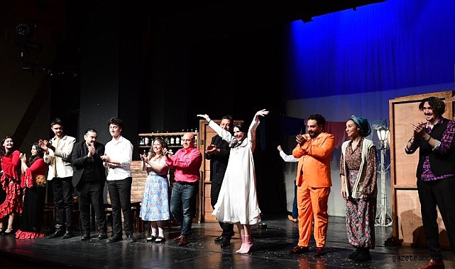 Osmangazi’de Tiyatro Zamanı: ‘Deli Ayten’ Sahnelendi