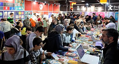 Sakarya Çocuk Edebiyatı Fuarı hafta sonunda doldu taştı