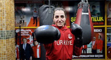 Sakarya'nın ringdeki parlayan yıldızı Ece Asude... Tarih yazmak istiyor