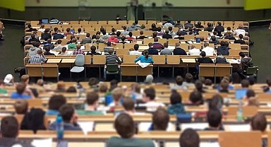 Üniversite Öğrencilerine Af